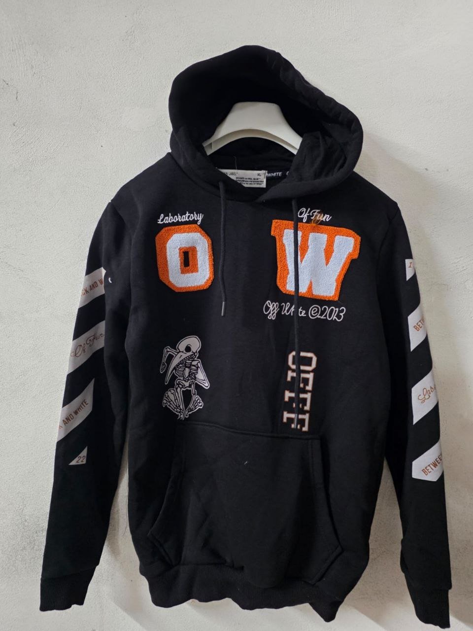 Off-white felpa con cappuccio