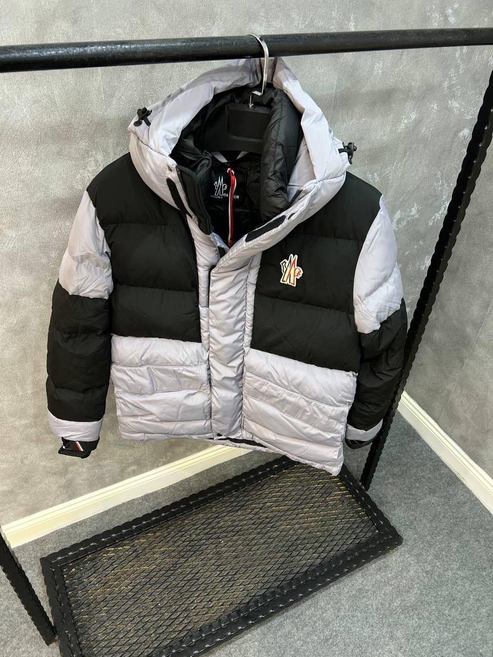 Piumino Moncler Nero e Grigio – Invernale Bicolore